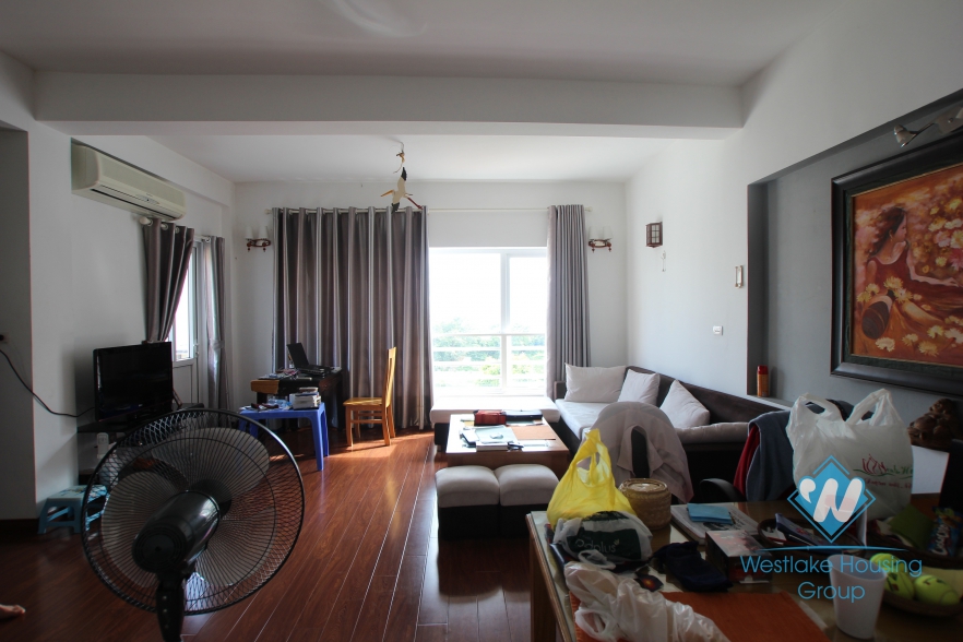 Bright one bedroom apartment for rent  on Au Co street, Tay Ho, Hanoi